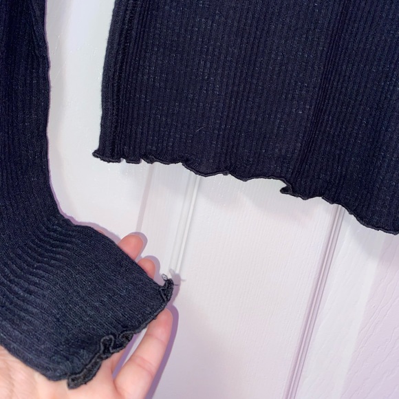 A & F ribbed long sleeve - Picture 4 of 4